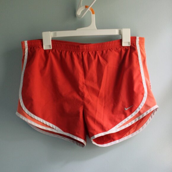 Nike running shorts, draw string closure. Says S but fits like L-XL - Picture 1 of 4